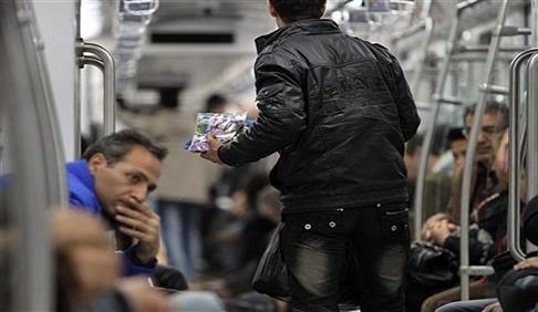 در مترو و نانوایی زعفران نخرید